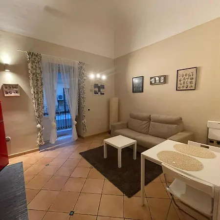 Casa Sul Corso Trieste 公寓